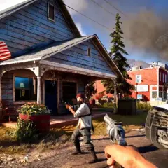 Akcja w stylu Far Cry 7: mężczyzna z karabinem przed domem, w tle dymiące budynki i płonący samochód.