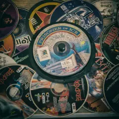 Kolekcja płyt CD z grami, w tym "Prisoner of Ice: Call of Cthulhu".