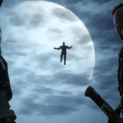 Geralt i Dijkstra patrzą na unoszącą się postać na tle księżyca. Scena jak z pan lusterko dubbing.