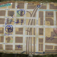 Mapa Seattle z zaznaczonymi pytajnikami i notatkami, w tym "no gas" i "FUCK FEDRA GATE". Może zawierać wskazówki do sejfu w The Last of Us 2.