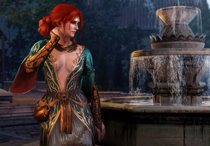 Triss Merigold w ozdobnej sukni stoi przy fontannie, wspominając swój romans z Geraltem.