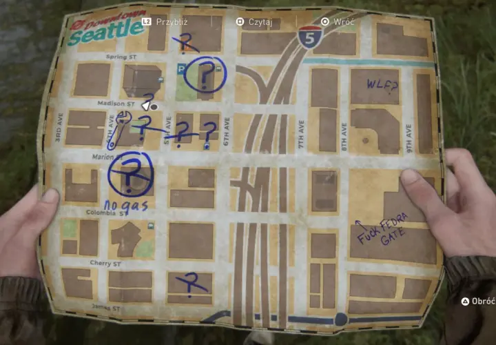 Mapa Seattle z zaznaczonymi pytajnikami i notatkami, w tym "no gas" i "FUCK FEDRA GATE". Może zawierać wskazówki do sejfu w The Last of Us 2.