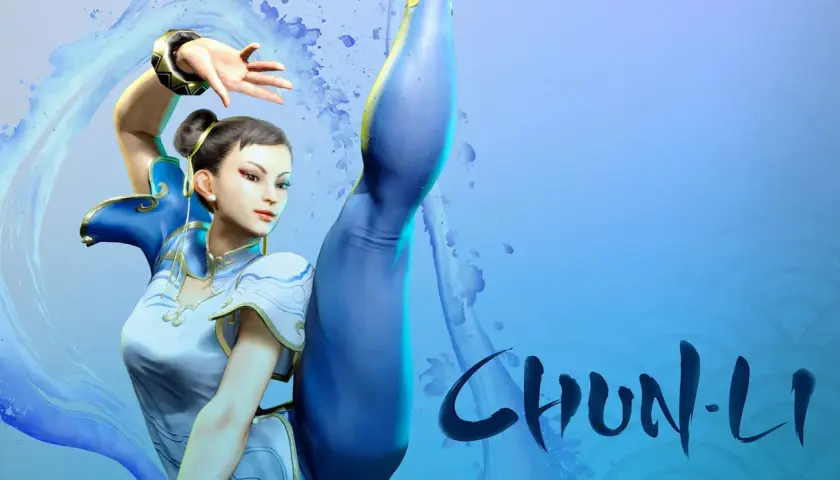 Chun-Li w akcji, wykonuje wysokie kopnięcie. Jej niebiesko-biały strój i dynamiczna poza podkreślają jej siłę.