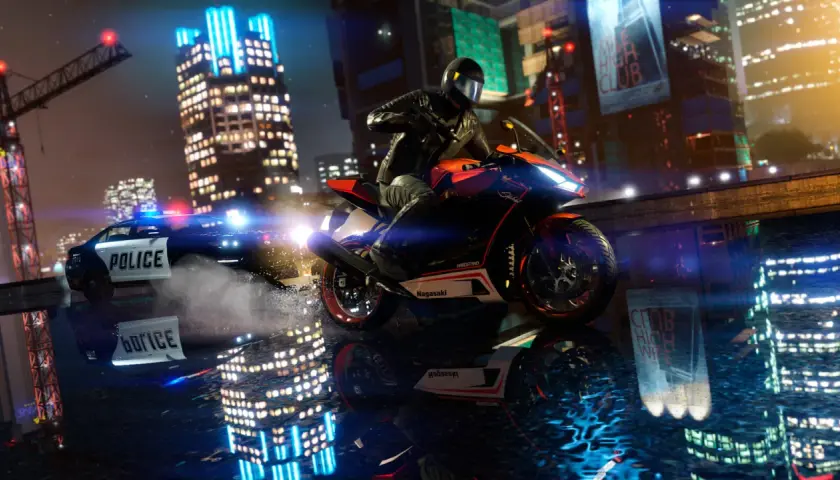 Motocyklista ścigany przez policję w nocnym mieście. Ulepszona grafika GTA V z neonami i odbiciami.