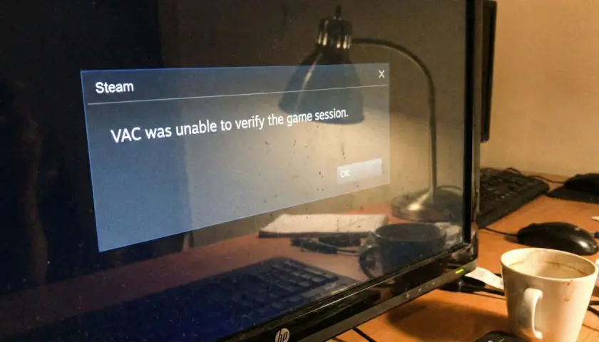 Komunikat błędu Steam: "VAC was unable to verify the game session." Awaria uniemożliwia grę.
