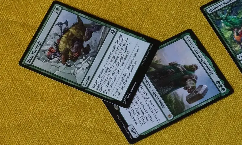 Gry Karciane Fantasy: Podstawy, Mechanika i Popularne Tytuły