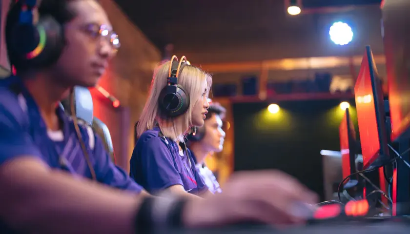 Jakie są obecnie najpopularniejsze gry e-sportowe, które warto śledzić?