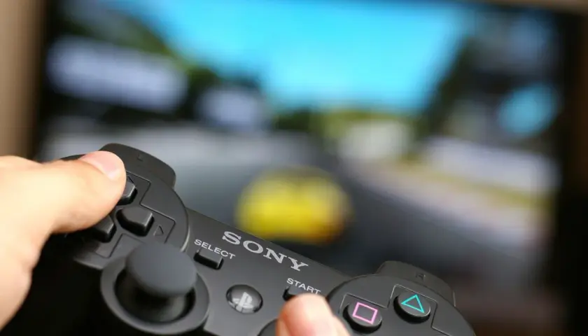 Jak łatwo połączyć kontroler PS3 z komputerem PC: poradnik