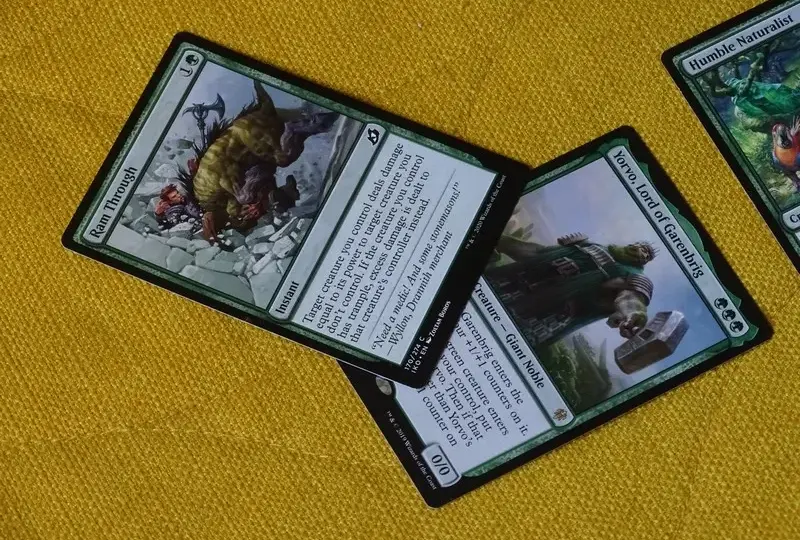 Gry Karciane Fantasy: Podstawy, Mechanika i Popularne Tytuły