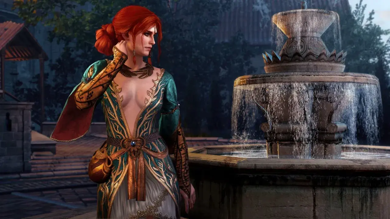 Triss Merigold w ozdobnej sukni stoi przy fontannie, wspominając swój romans z Geraltem.