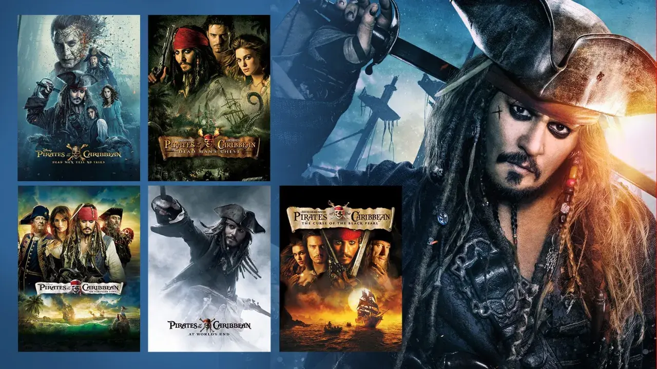 Plakaty filmów "Piraci z Karaibów online" z Kapitanem Jackiem Sparrowem i załogą.