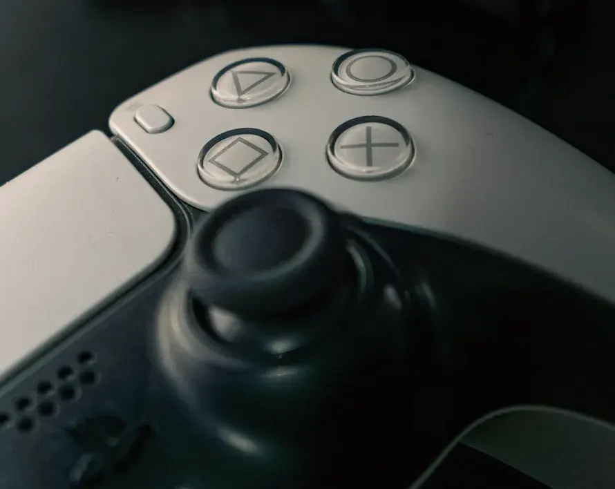 Najlepsze gry na PS5 dla fanów survival horroru – co warto kupić w 2026 roku?