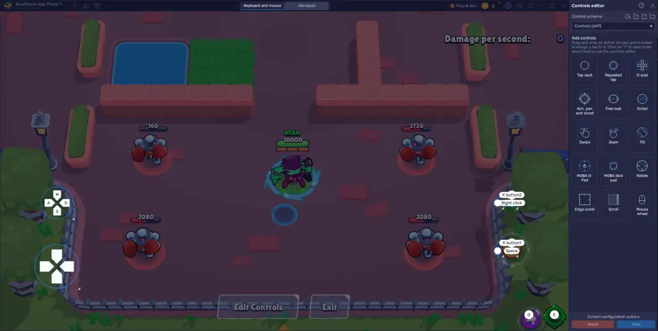 Gra Brawl Stars na komputer z edytorem sterowania. Widoczny jest ekran gry z postacią i przeciwnikami oraz panel z opcjami konfiguracji klawiszy.